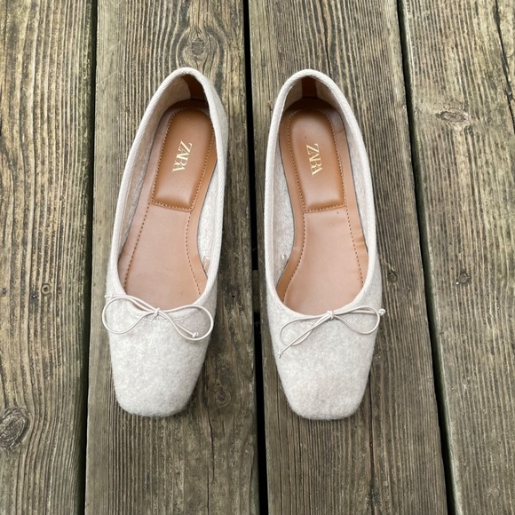 Shoes: Zara Oatmeal Square Toe Felt Ballet Flats with Bow - Picture 2 of 7